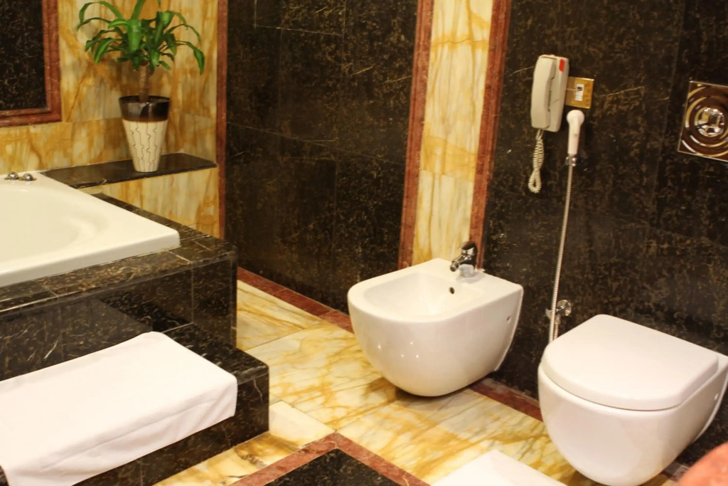 MADEN Hotel