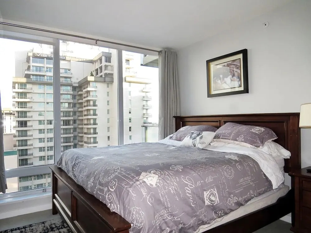 11th Heaven Contemporary Condo Heart of Downtown