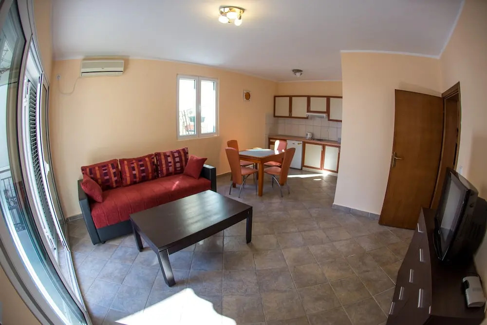 Lira Apartment