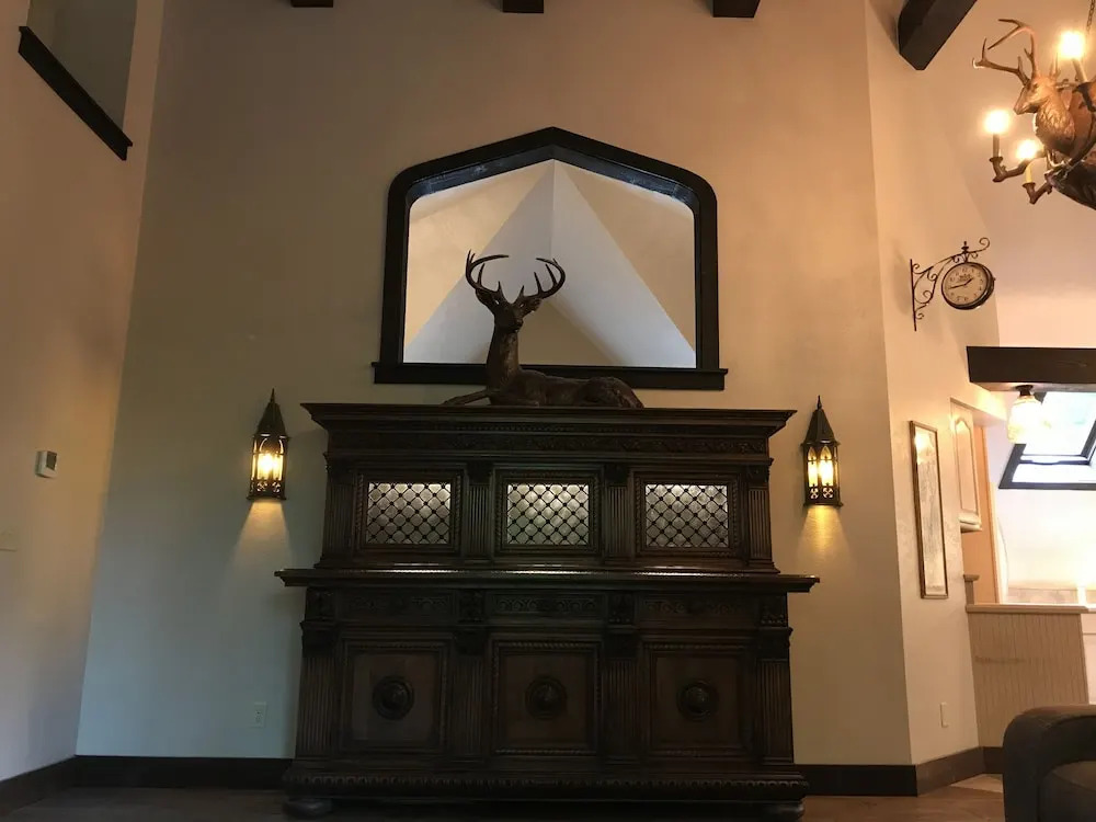 HIGHLANDS CASTLE overlooking Lake George plus 2 other CASTLES & SUITES