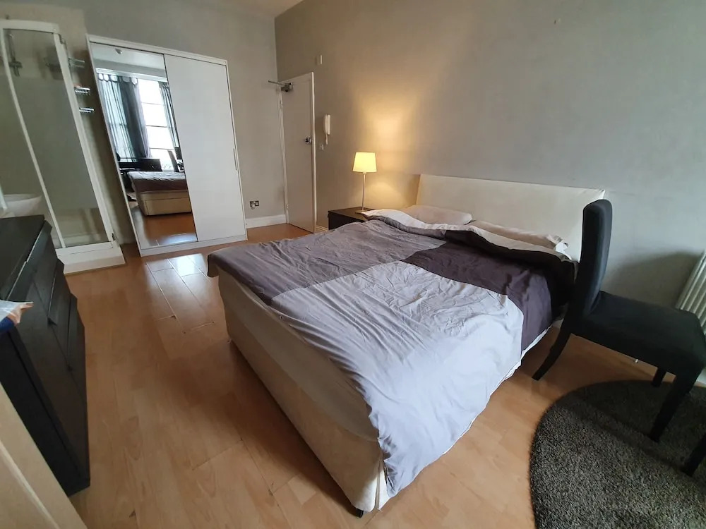 Studio Apartment in South Kensington 17