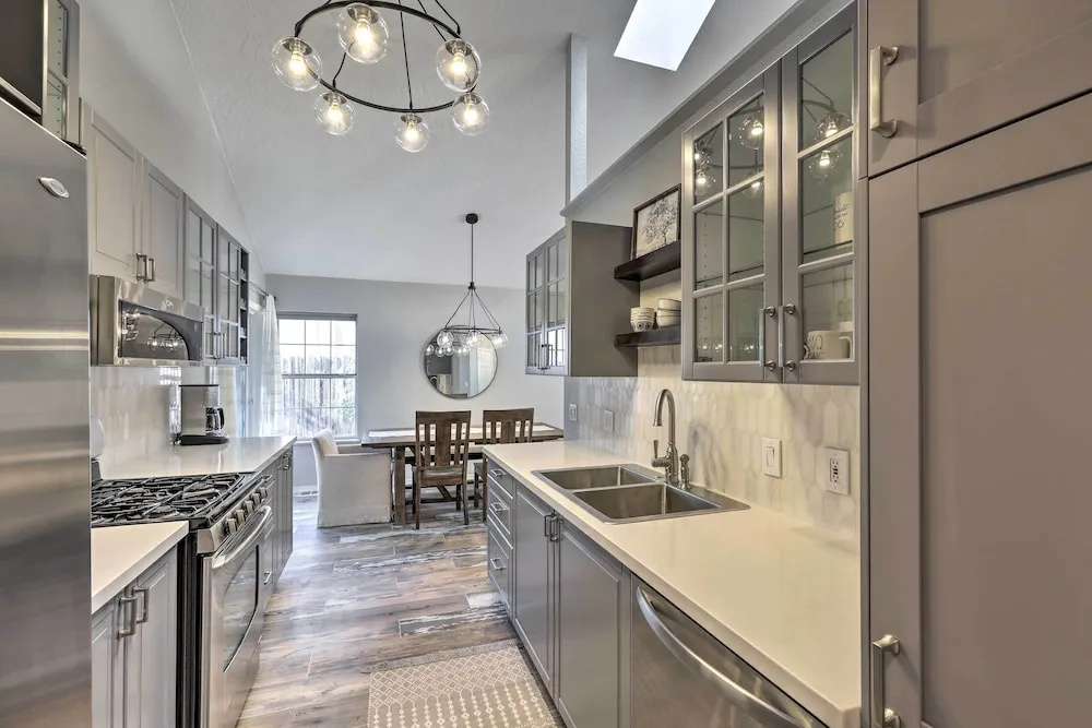 Modern Flagstaff Retreat ~ 4 Mi to Downtown!