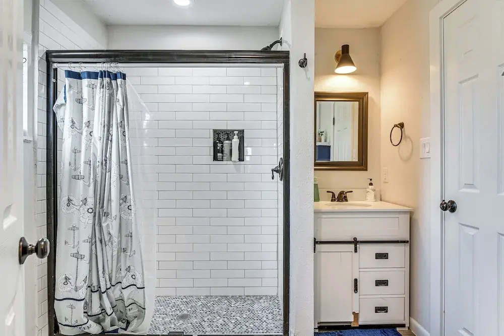 Walk to Sand: Surfside Beach Getaway w/ Deck