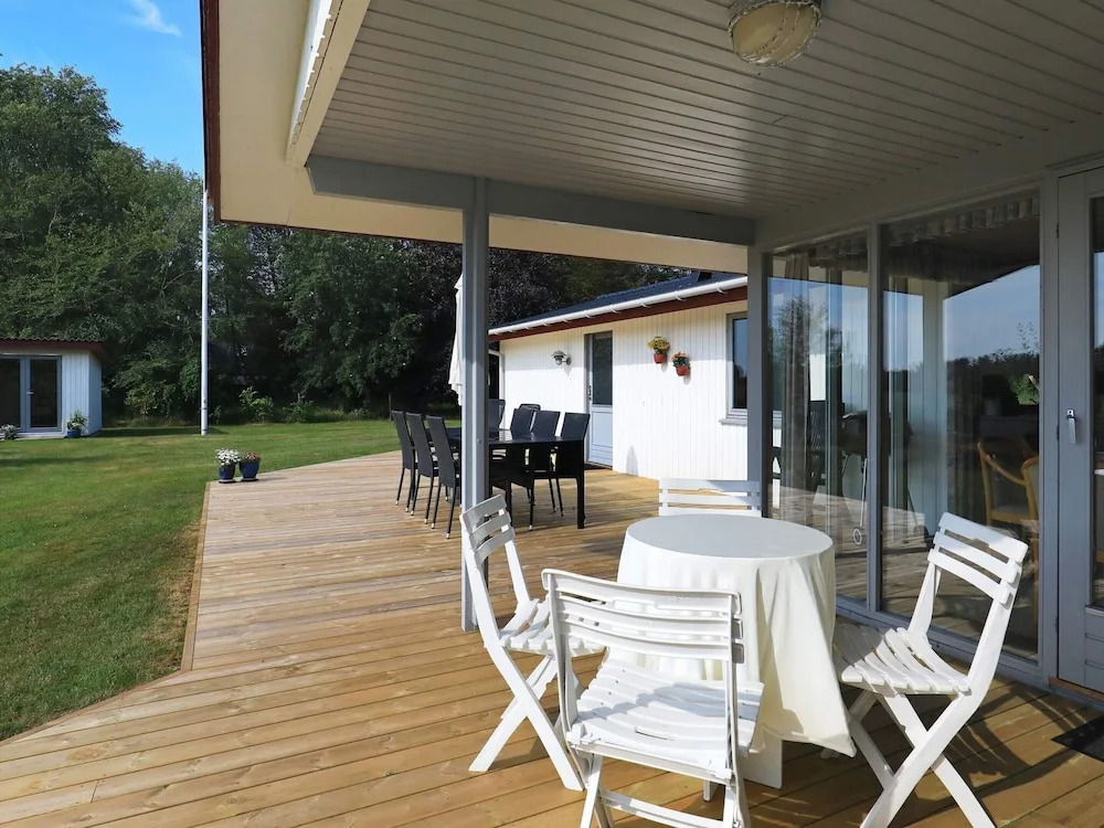 8 person holiday home in Læsø