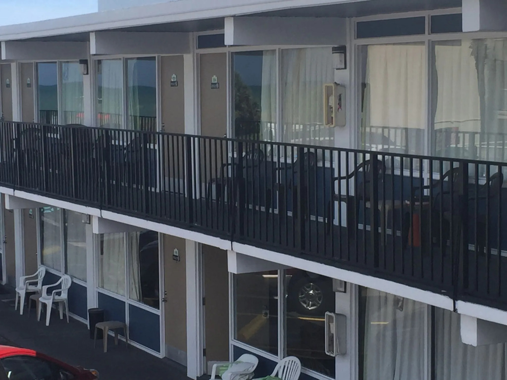 Sea Hawk Motel