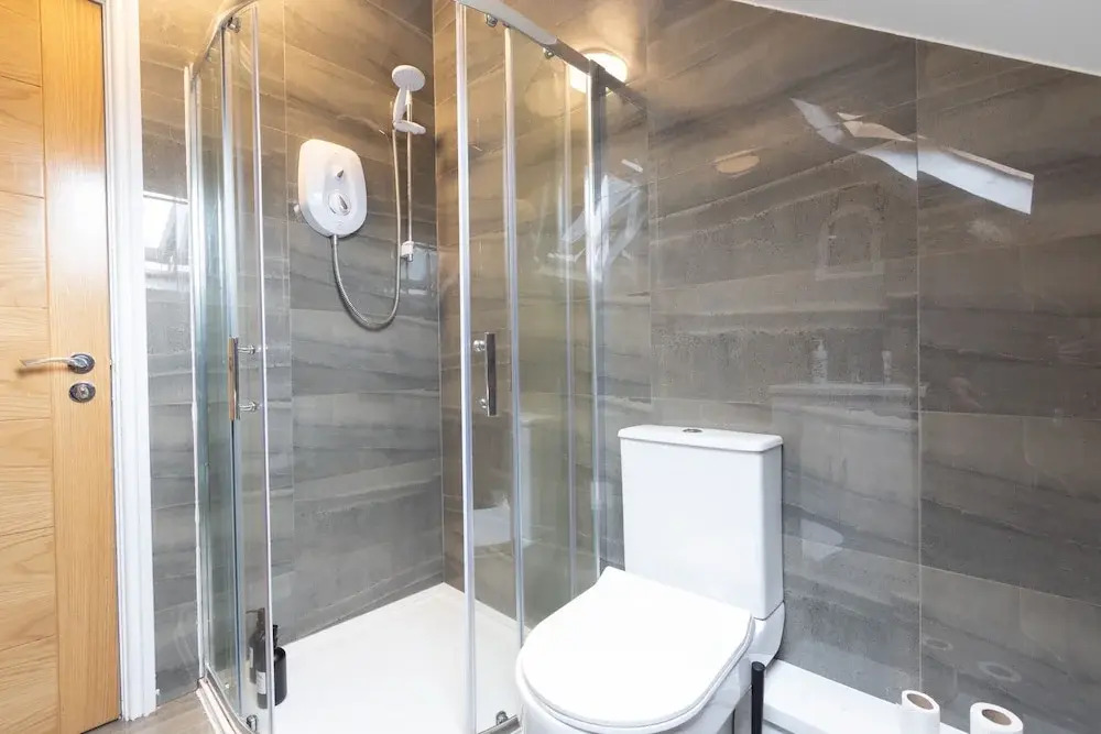Leeds Retreat - 4BR House, Sleeps 10