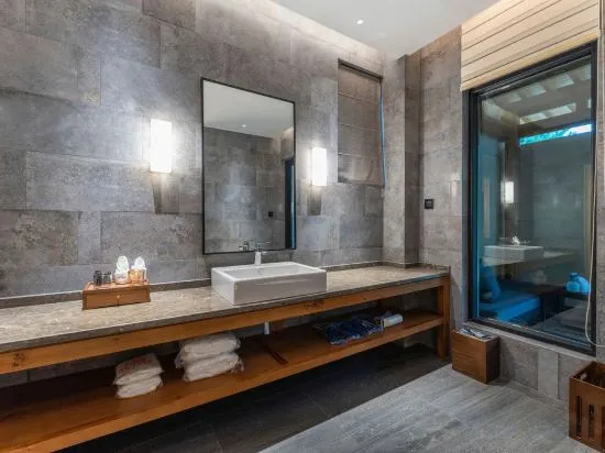 Pure Land Hotspring Resort