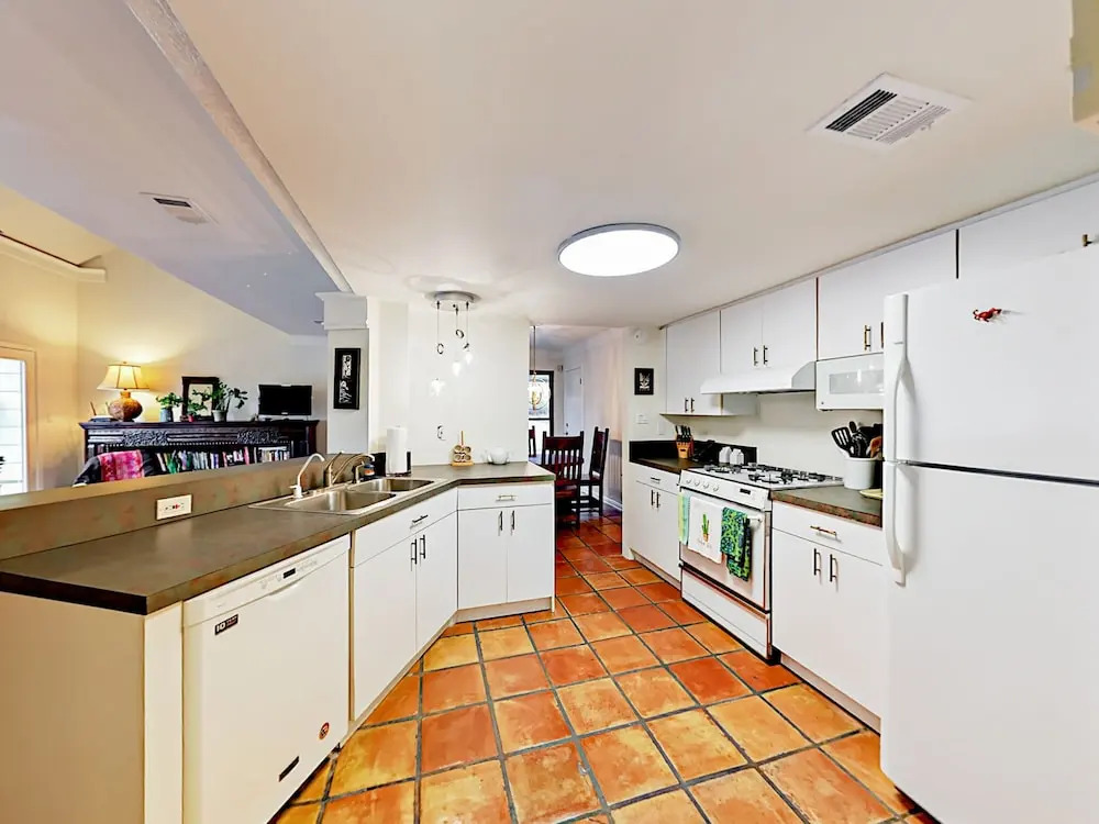 1112 Robert E Lee Condo Unit B 2 Bedrooms 2 Bathrooms Condo