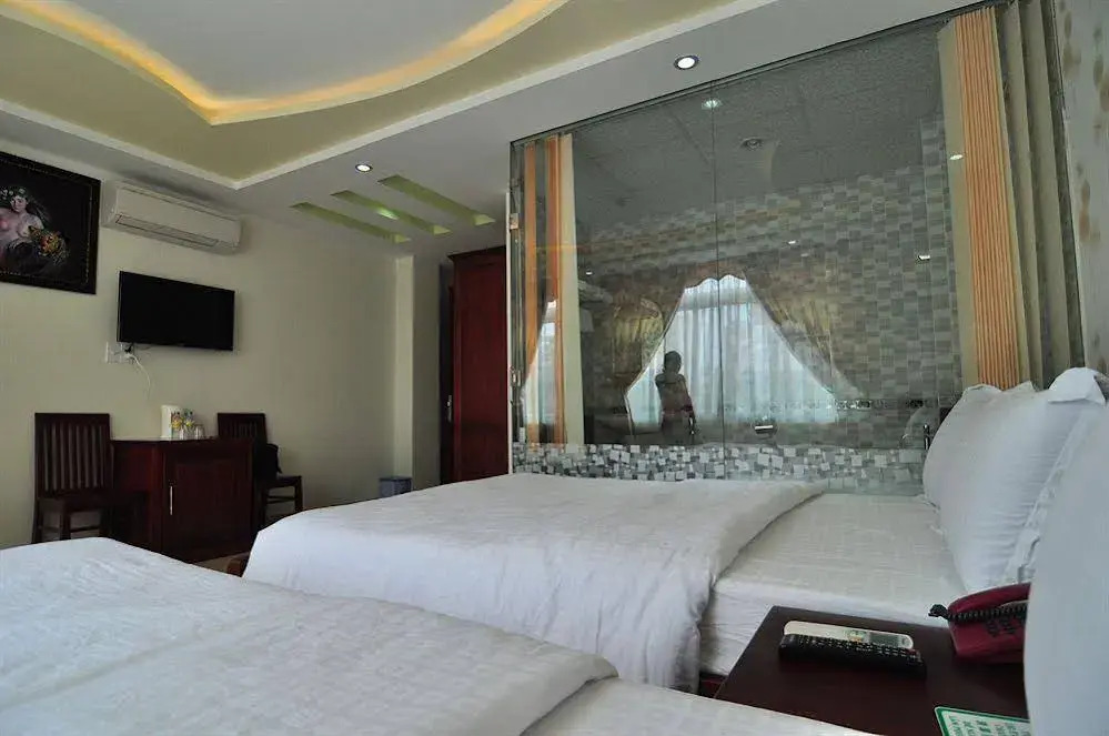 Red Rosemallow Hotel