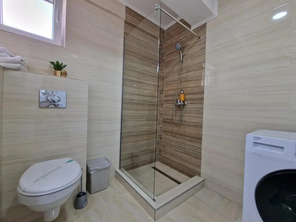 RoApart B2 Home Apartamente 2 și 3 camere terase spațioase vedere si parcare