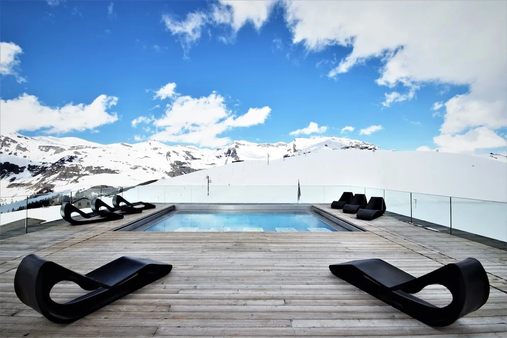 Chetzeron Mountain Hotel