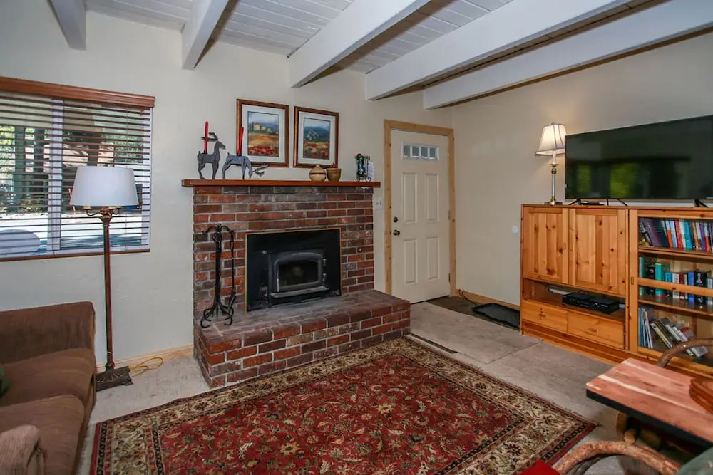 Red Door Cabin 1495 by RedAwning