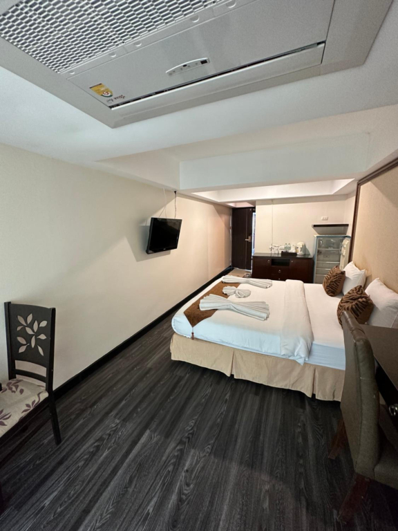 Maleez Lodge