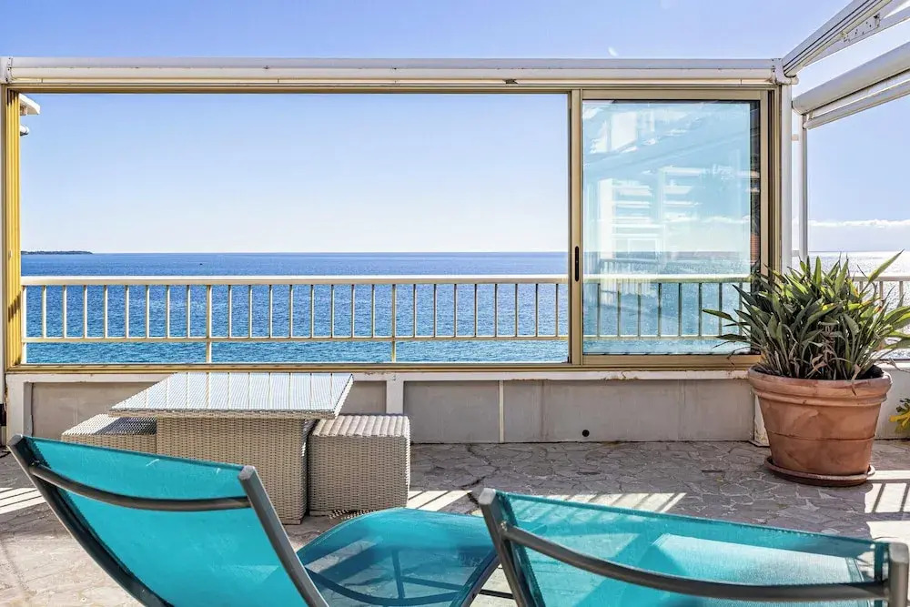Bright Apartment With Terrace and Sea View