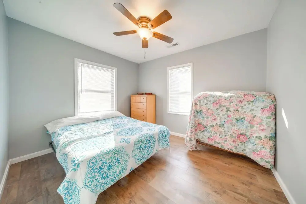 Charming Cottage w/ Yard u003c 1 Mi to Lake Erie