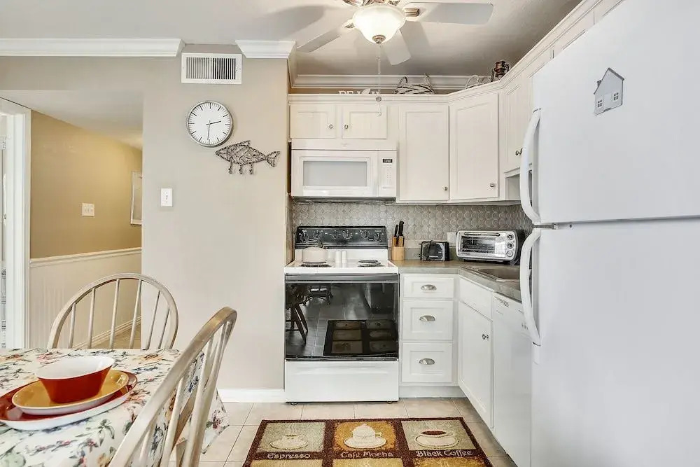 Seascape 2201 - 2 Br Condo