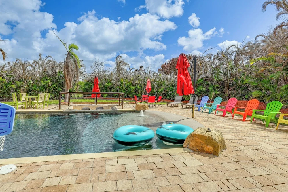 Pool & Spa: Spacious Port St Lucie Villa