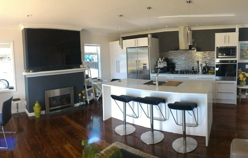 Whangaparaoa Lodge