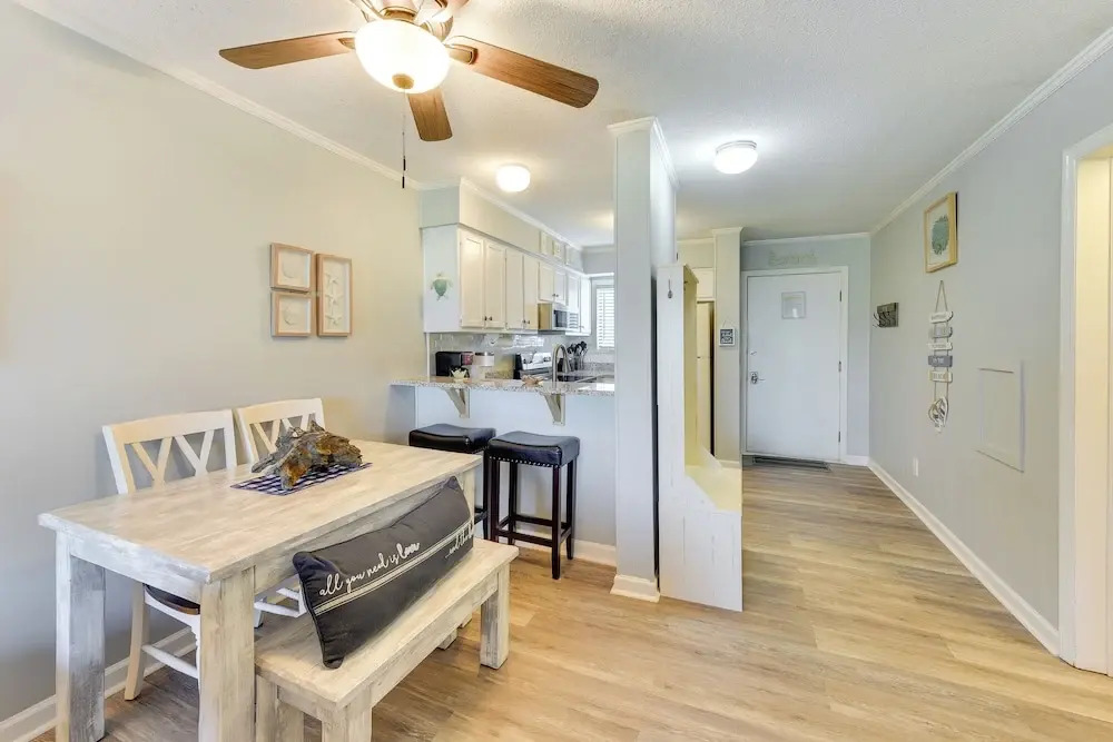 < 1 Mi to Beach: Hilton Head Island Condo w/ Pool!
