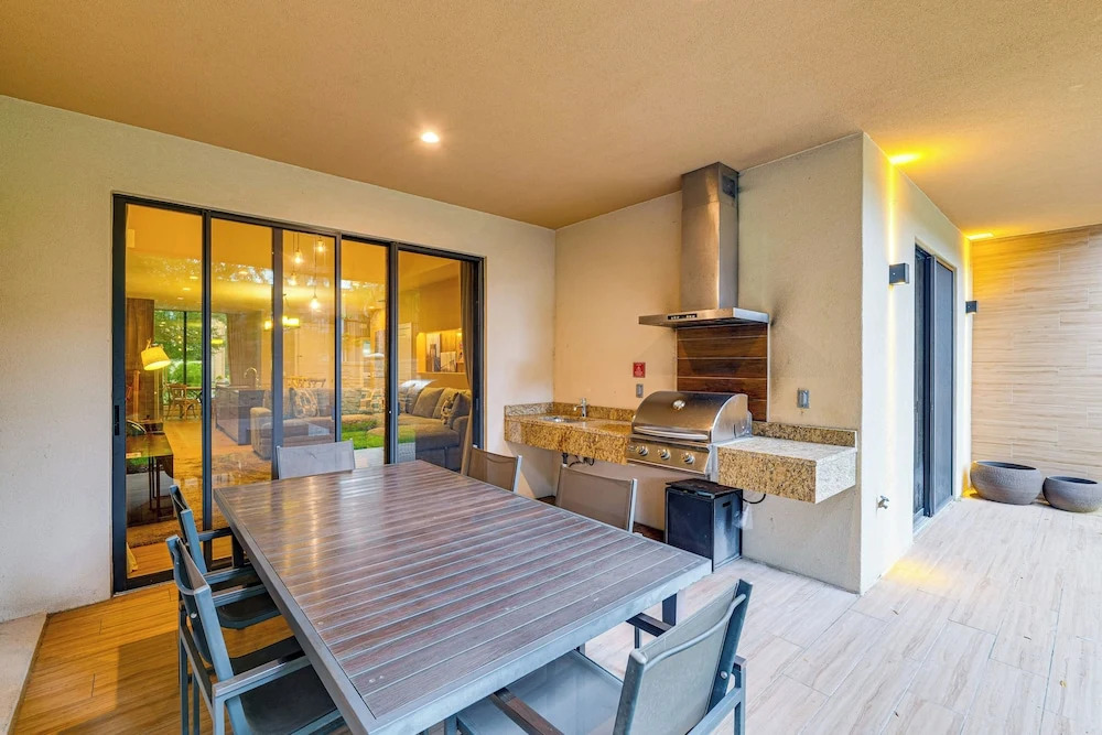 Magic Villas Townhome ~ 5 Mi to Disney Parks