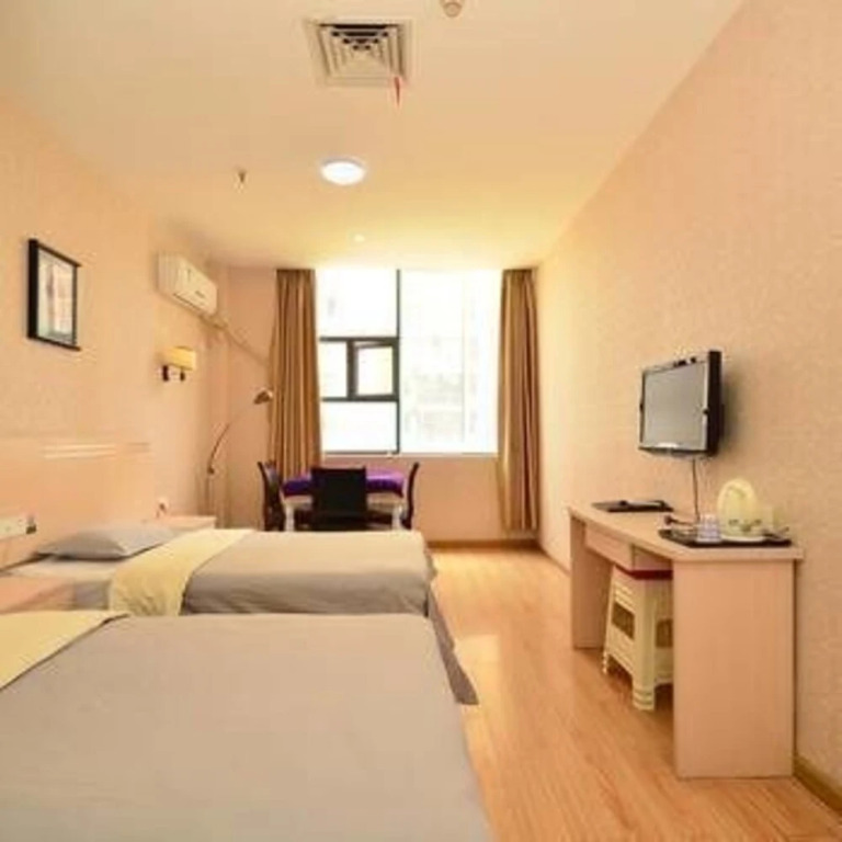 77 Chain Traders Hotel