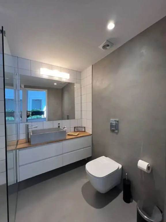 Charming Modern Getaway