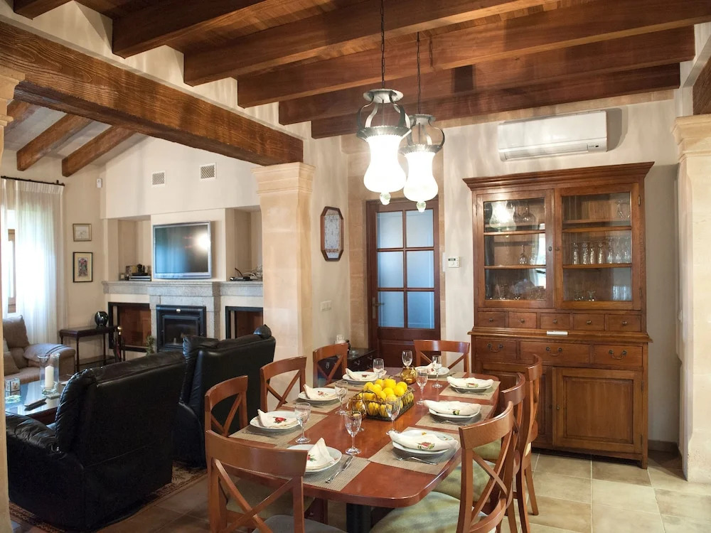 Can Corem de Son Moix - Luxurious 6-bedroom villa just 10 minutes from the beach