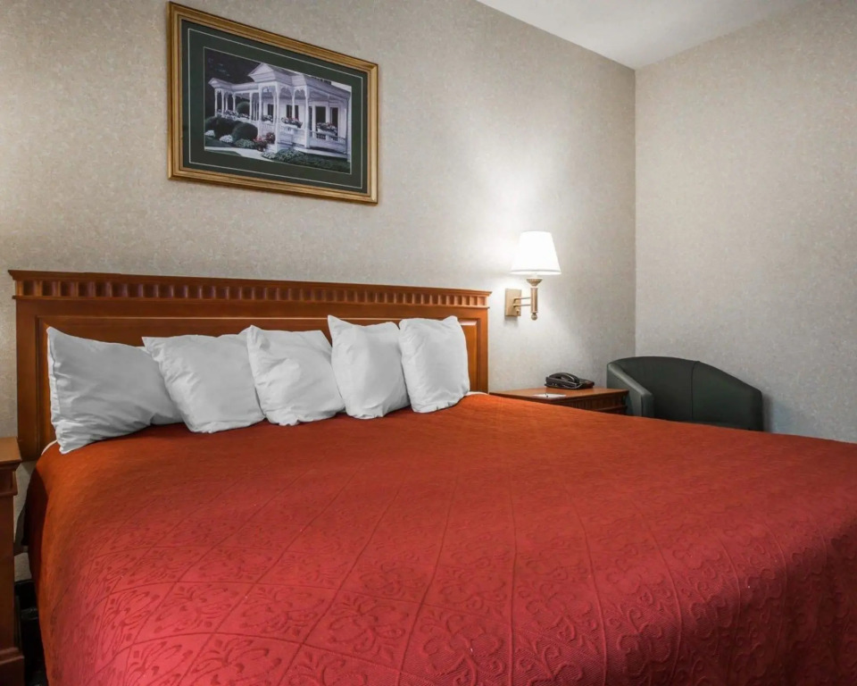 Point Hotel Queensbury - Lake George