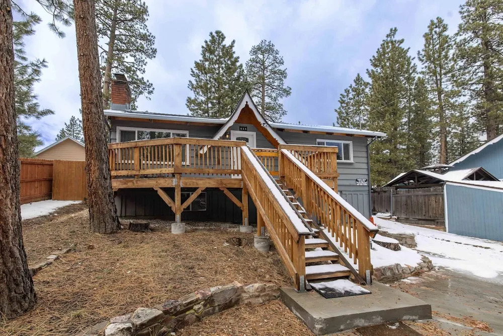 Quail Drive 2 Bdrm 1 Bath Modern Cabin Hot Tub
