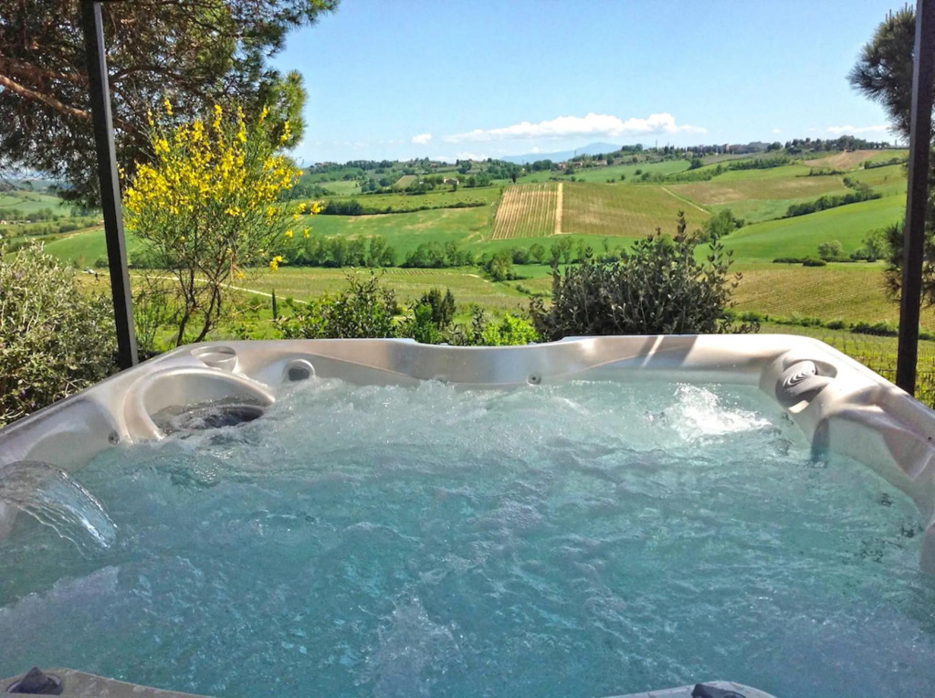 Beautiful villa with private pool immersed in the Tuscan countryside-Capanna al Lago
