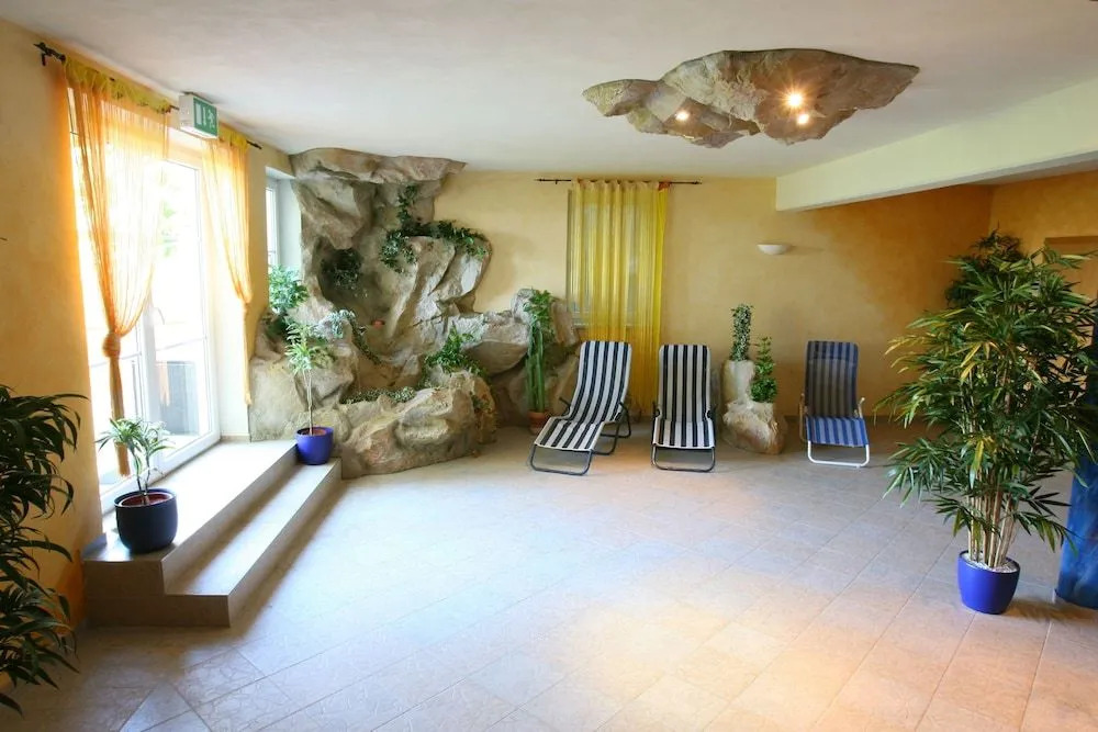 Hotel Garni Oasis Loipersdorf