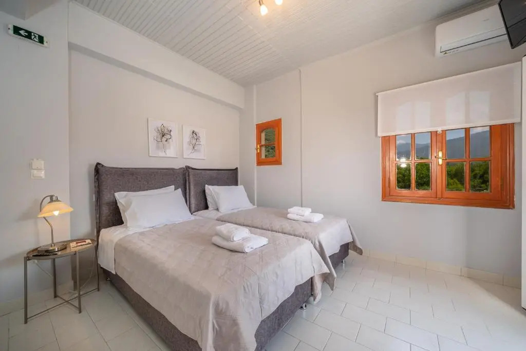 Marys Studios & Apartment