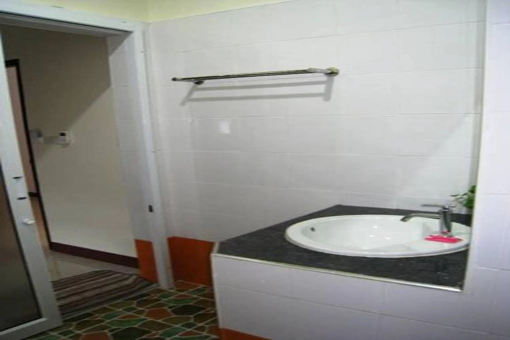 OYO 918 Kachapol Hotel