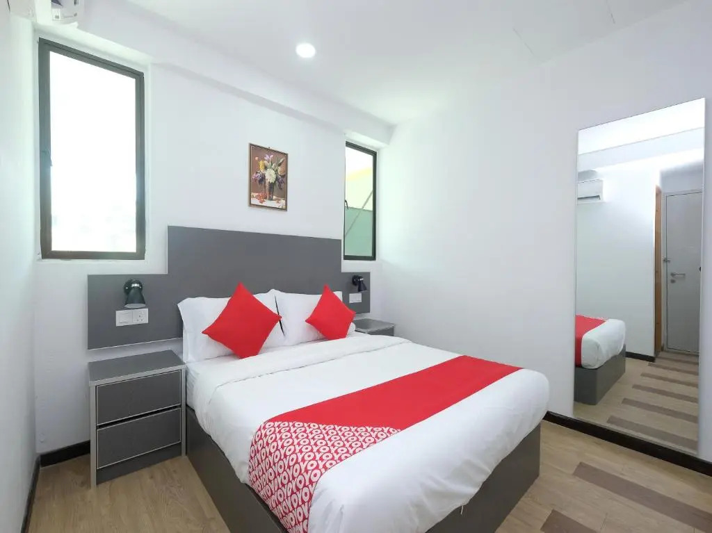 OYO 44043 First Garden Hotel