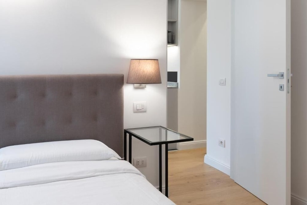 Cernobbio Center - Modern Apartment with Parking