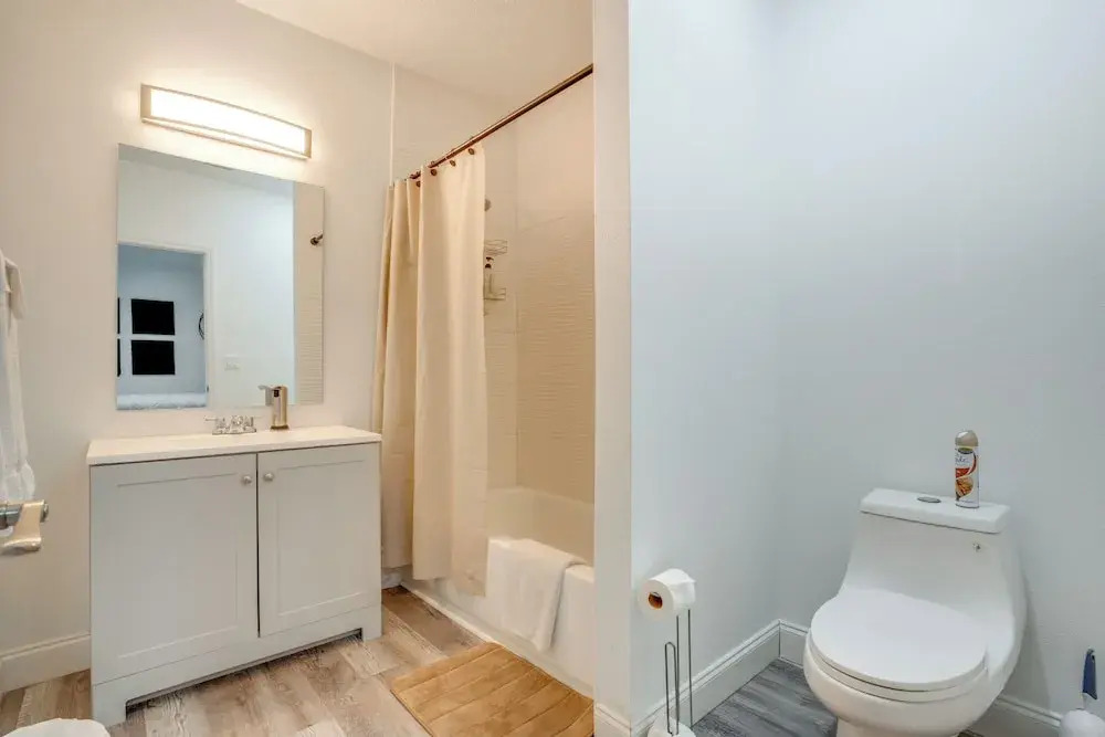 13 Mi to Beaches: Pet-friendly Condo in Palmetto!