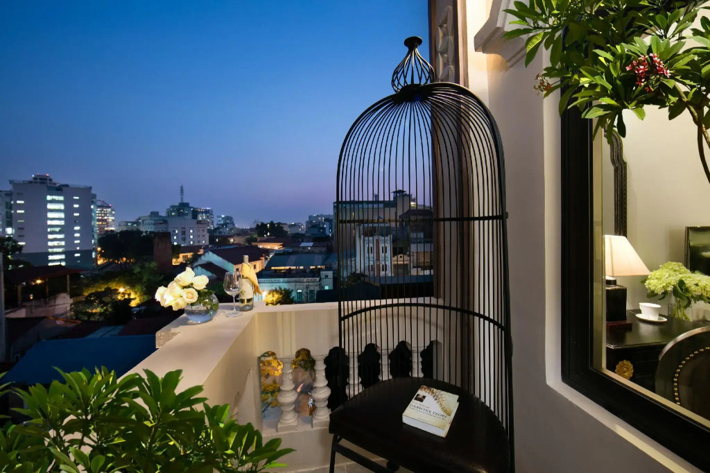 Hanoi Center Silk Premium Hotel & Spa & Travel