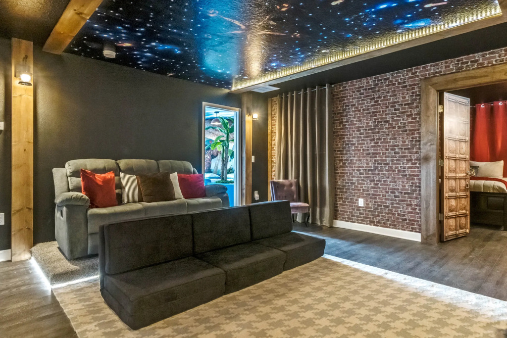 9 Bedrooms 5 Bathrooms Champions Gate 1545MB