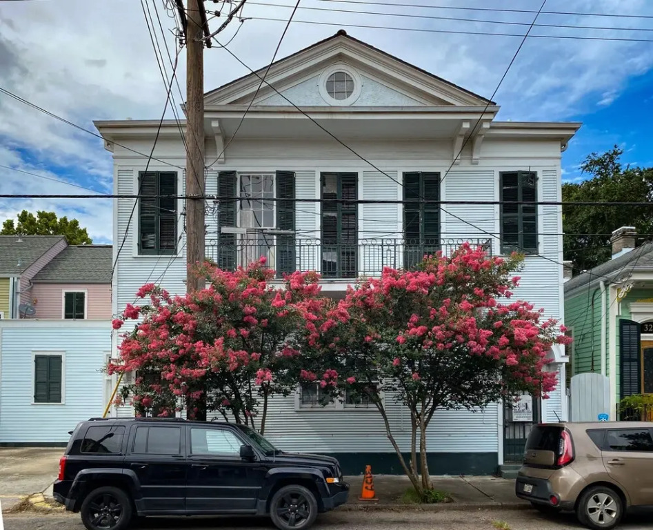 Walk to French Quarter 2 Bedroom 1 Bath Duplex in the Heart of Bywater by Redawning