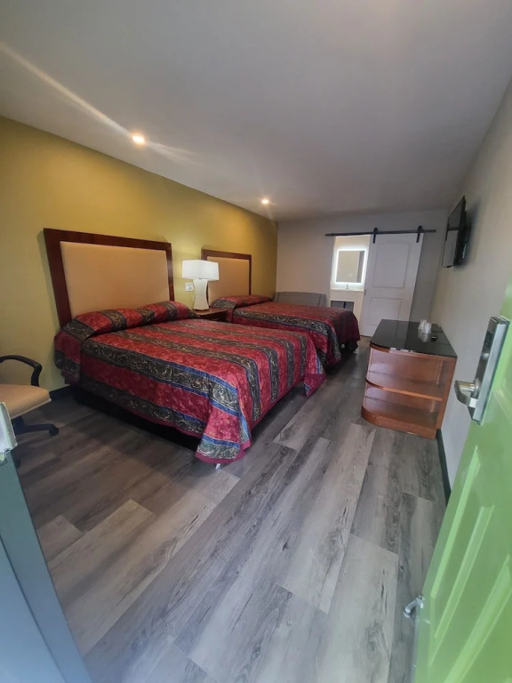 Stadium Inn & Spas