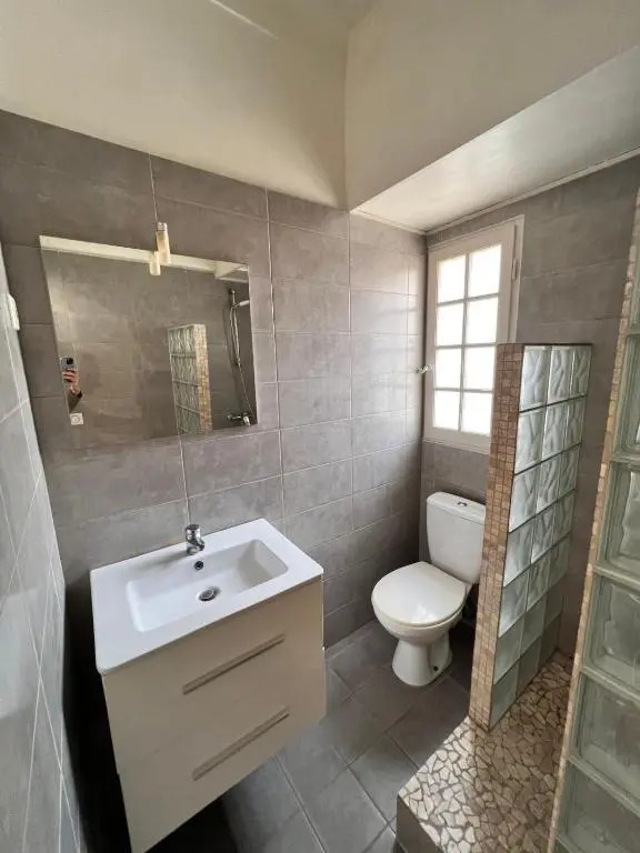 30m Studio in the heart of old Antibes wifi air conditioning