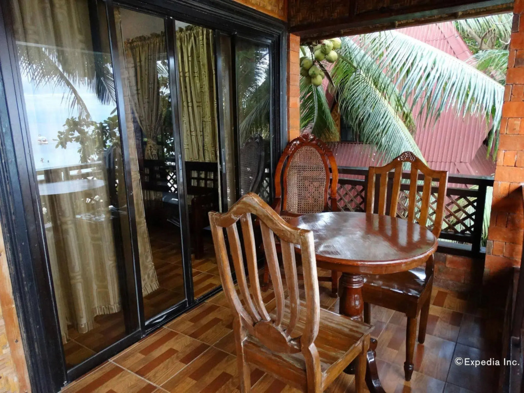 Alona Tropical Beach Resort