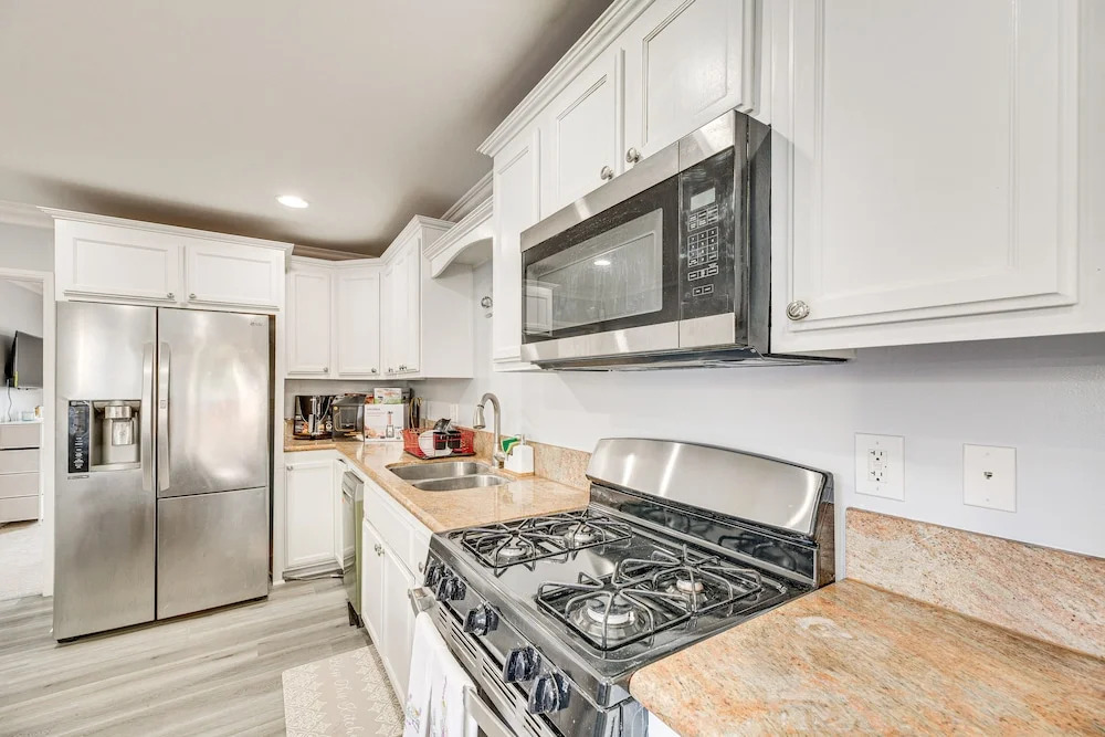 Furnished Patio! South Central Home 14 Mi to Dtla