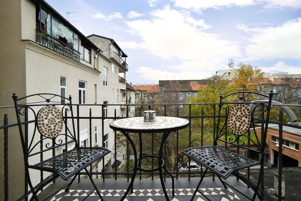 Apartment Luxury Residence Center