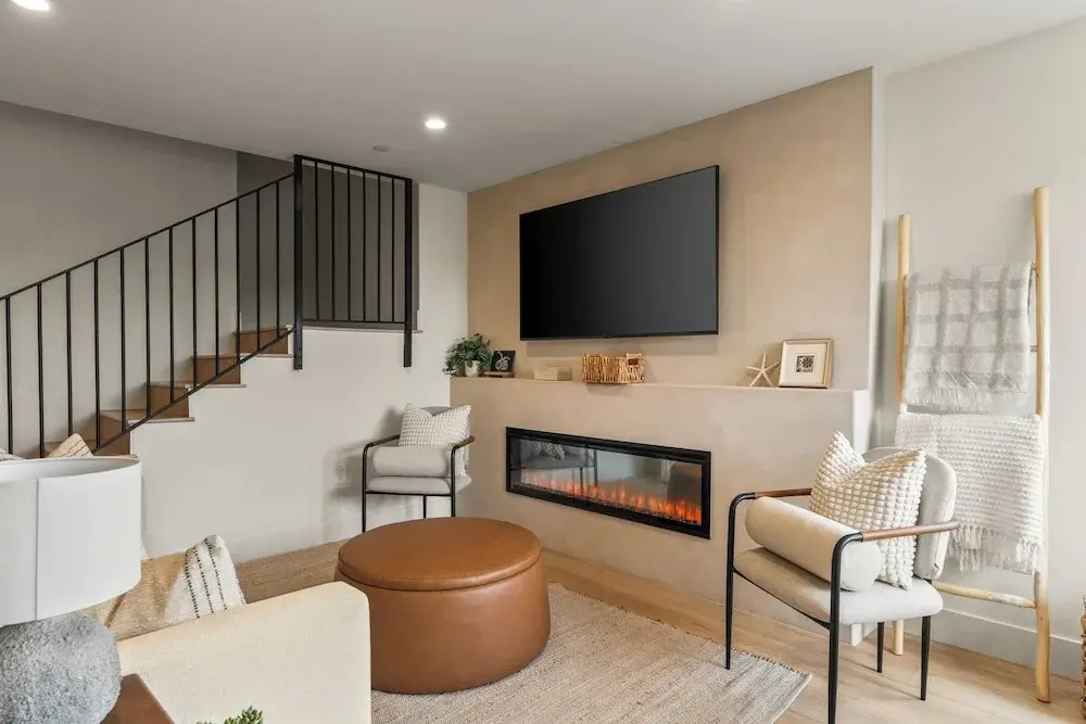 2 Homes in San Clemente by Avantstay Sleeps 26, Steps From Sunset Cliffs, Ocean Beach & Dining