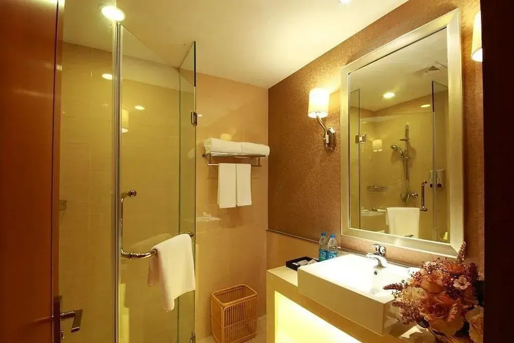 Suzhou East Shahu Linli Business Hotel