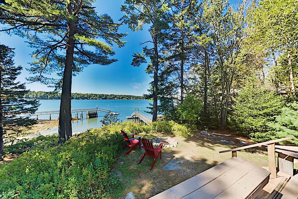 Stunning Waterfront W/ Private Deep-water Dock 6 Bedroom Home