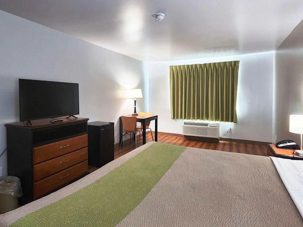 Motel 6-Ennis, TX