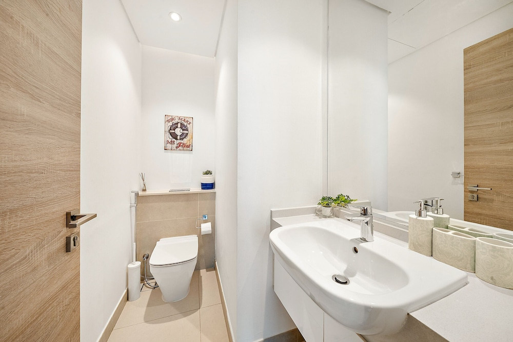 Studio One - 1412 1BD