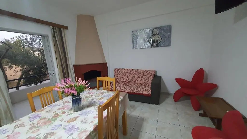 Almiri Apartments By the sea